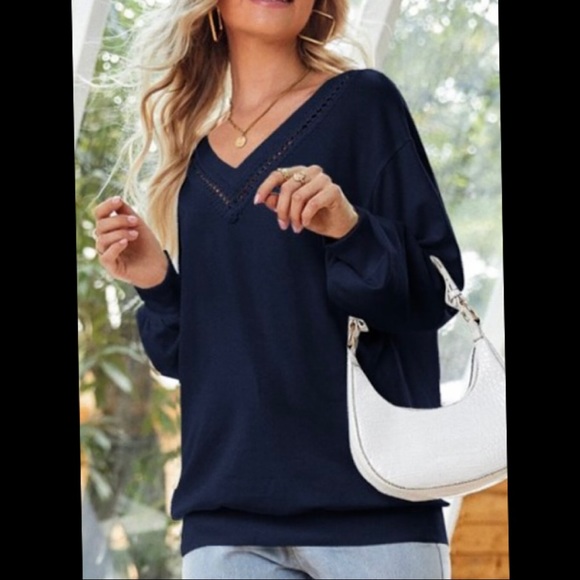 Lace Woven V-neck Trim Top - Picture 2 of 3